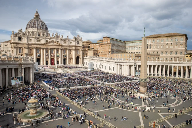 Papal charity’s pilgrimage to Rome begins on day conclave opens