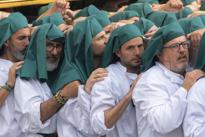 PHOTOS: The grand procession of the Jubilee of Confraternities in Rome